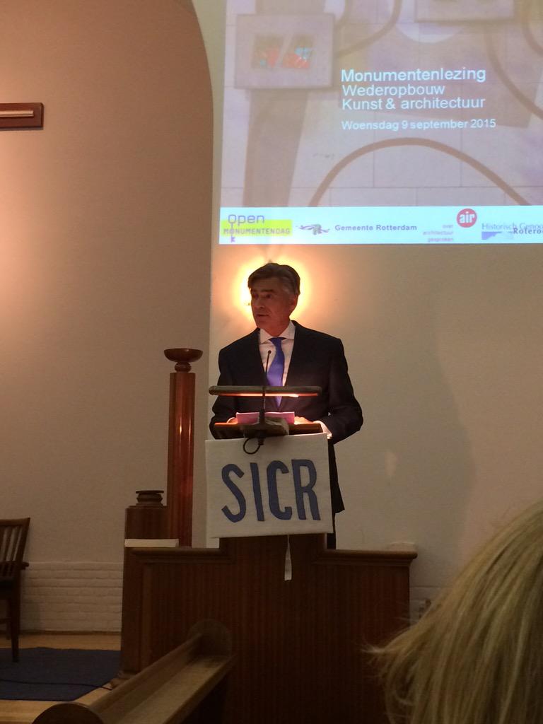 OMD010's tweet photo. Weth. @adriaanvisser trapt de Monumentenlezing af met een bevlogen verhaal over betekenis 75 j. Wederopbouw. #OMD2015 http://t.co/lVaj8QPEn5