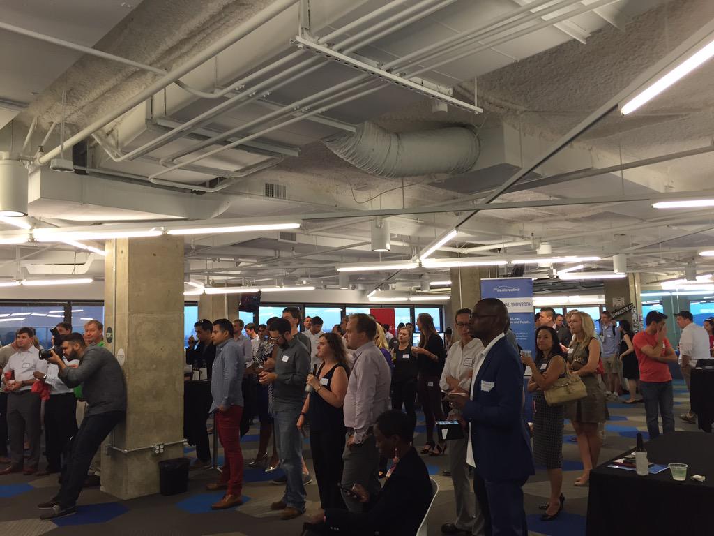 NationalLanding's tweet photo. Great turnout tonight at #TechCoDC @crystalafoxy @TechCocktailDC @AEDBizInvest @1776 #CrystalCity http://t.co/Kj60YVkhkI