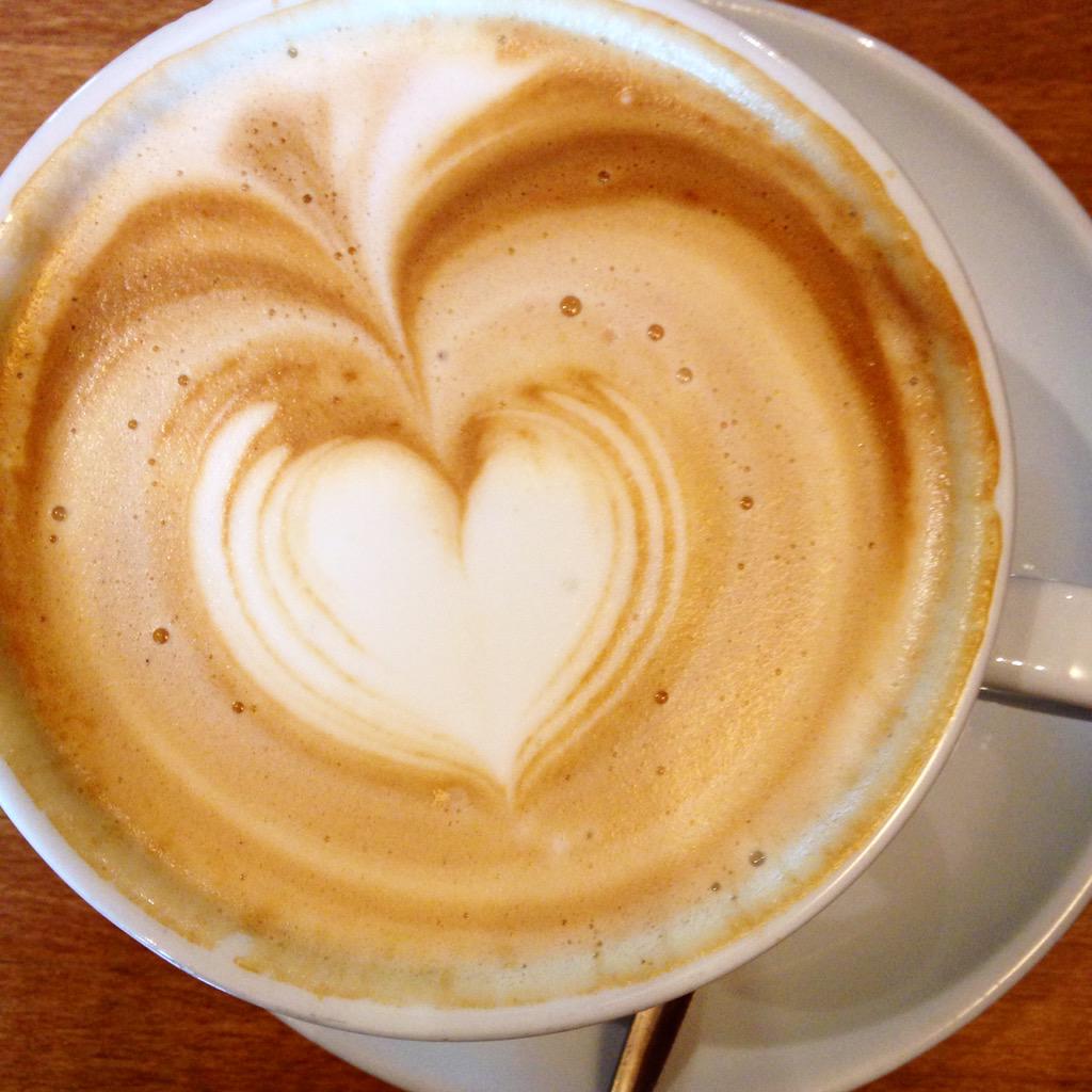 MCRFoodGal's tweet photo. #coffee on point in @CostaCoffee in #Didsbury this morning 👌☕️ feeling the love! 💜 #cappuccino #caffeine #mcrfoodgal http://t.co/afu864XExH