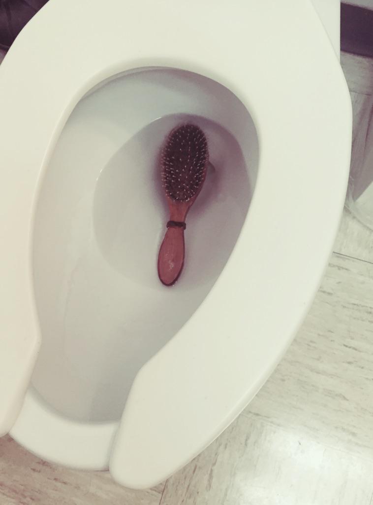 Beth14News's tweet image. So this happened.  #anchorproblems #feelslikeamonday