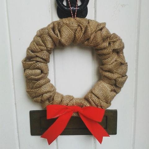 ddesignsuk's tweet photo. Alright  #cotswoldshour Too early to mention the C word?
(Sneak preview of my coffee sack wreaths coming soon) http://t.co/v0id5qcp7L