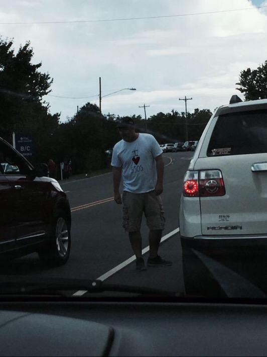 5SOSPH_Baguio's tweet photo. #5SOSdads spotted! // via @kelcie_riddle #ROWYSOCharlotte http://t.co/tv8tU0rIUK