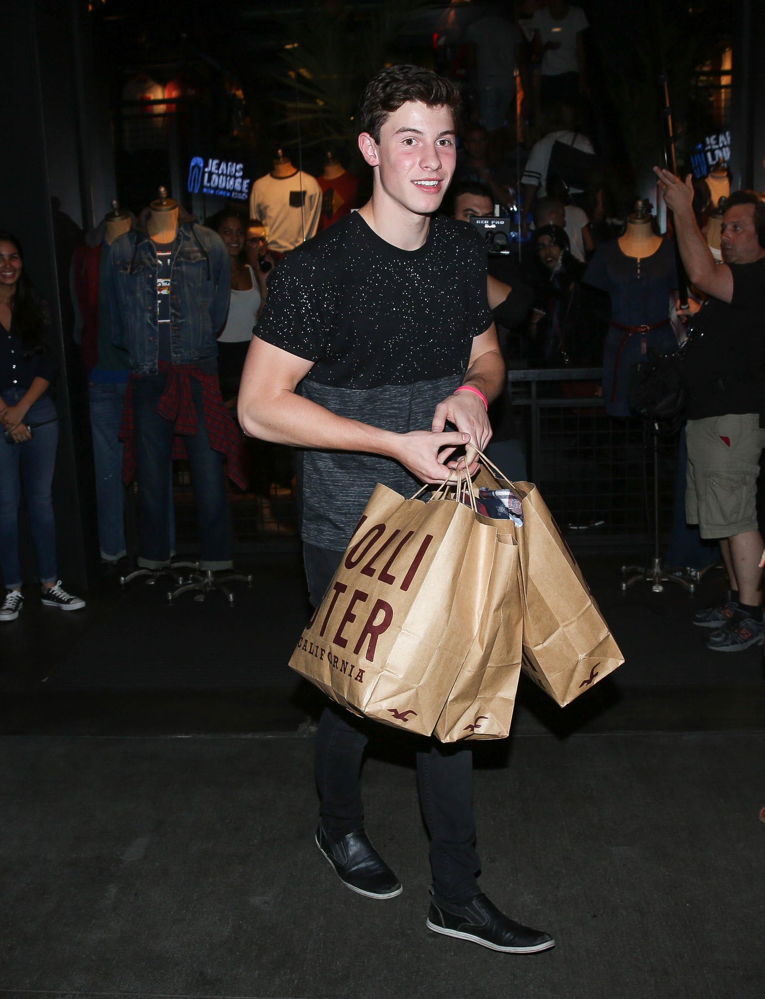 Shawn mendes shop Shawn mendes shop everlast reflex bag