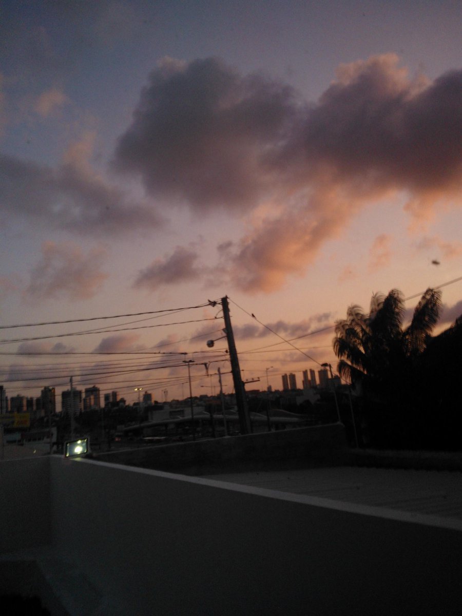 luketegomes's tweet photo. Partiu casa http://t.co/6mak3gsm7x