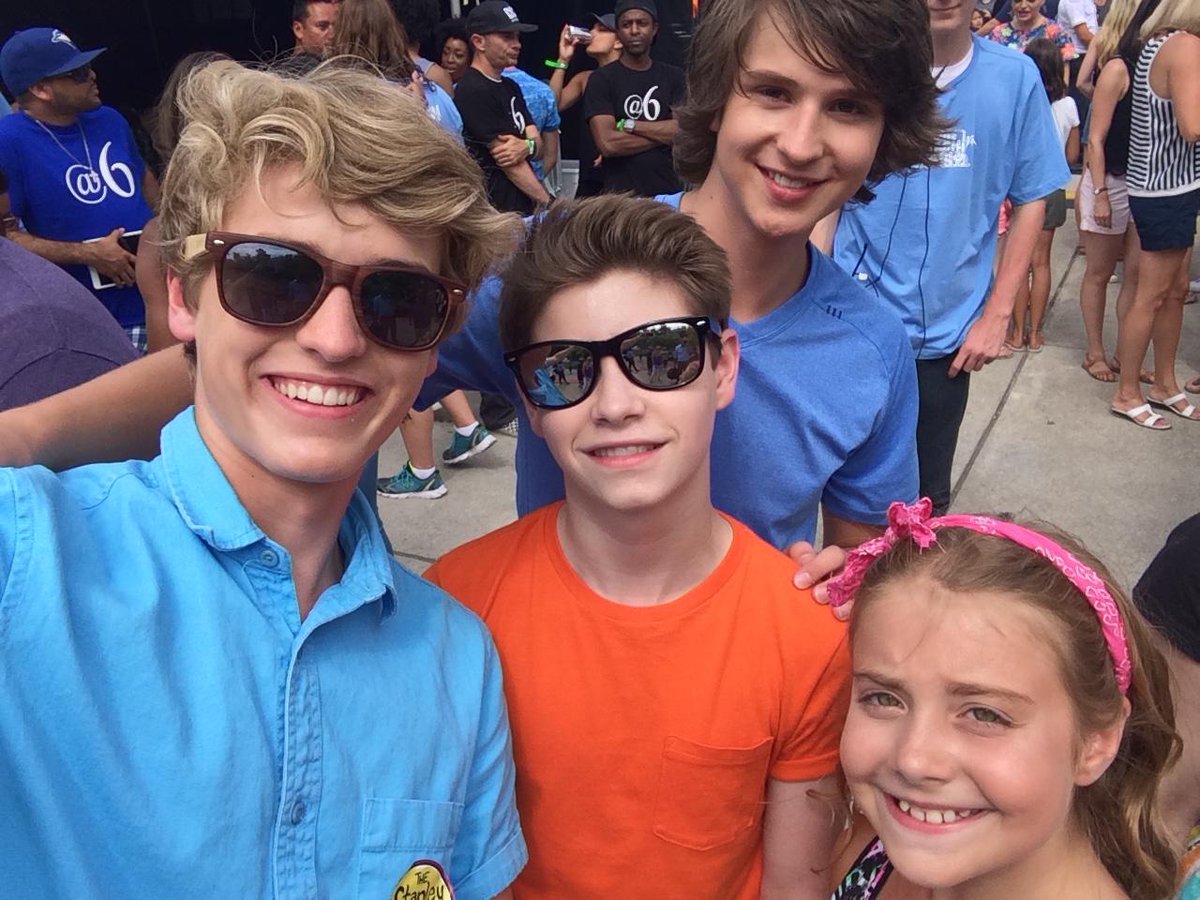 2nd #TBT Fun <a href="/YTVBeachBash/">#YTVBeachBash</a> meeting fans. Hanging w/ <a href="/StanleyDynamic/">The Stanley Dynamic</a> <a href="/Charlesdv12/">Charles Vandervaart</a> <a href="/MadisonSMF/">Madison Ferguson</a> #GameOn @jamesdm25