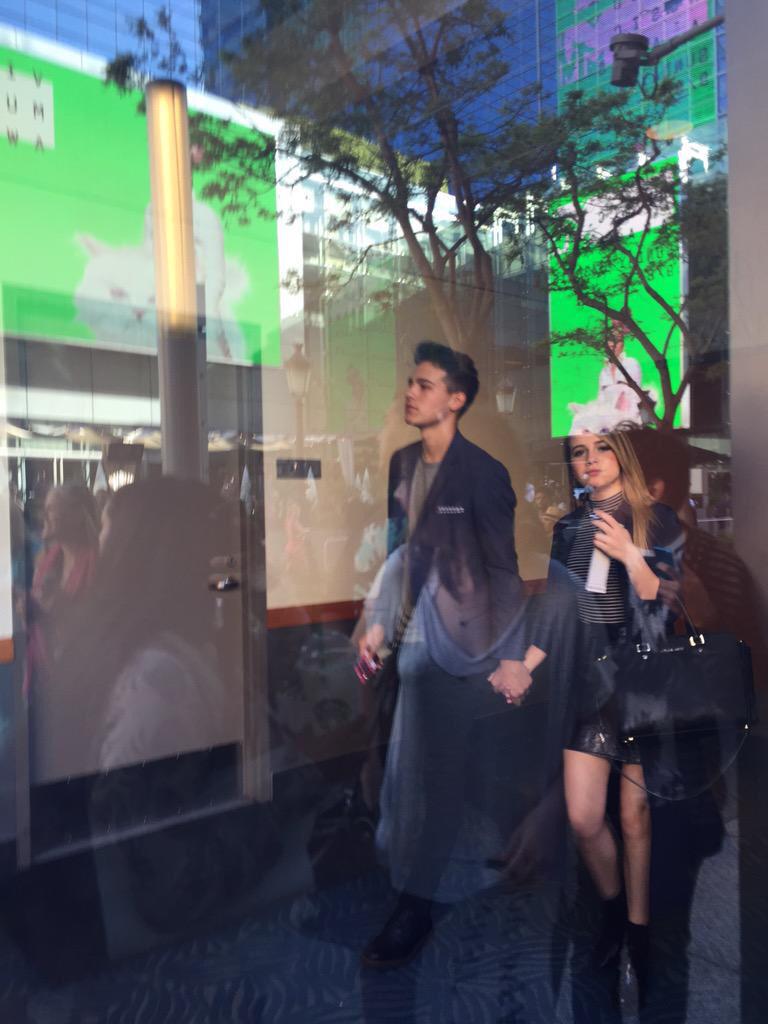 httpJacyJ's tweet image. when u get spotted with ur fine ass bf n pose but he doesn't