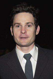 Happy Birthday to Henry Thomas (44) 