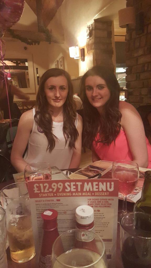 _lauragrieve's tweet photo. 21st! 🎉🎈 http://t.co/MeAZKvxbx9