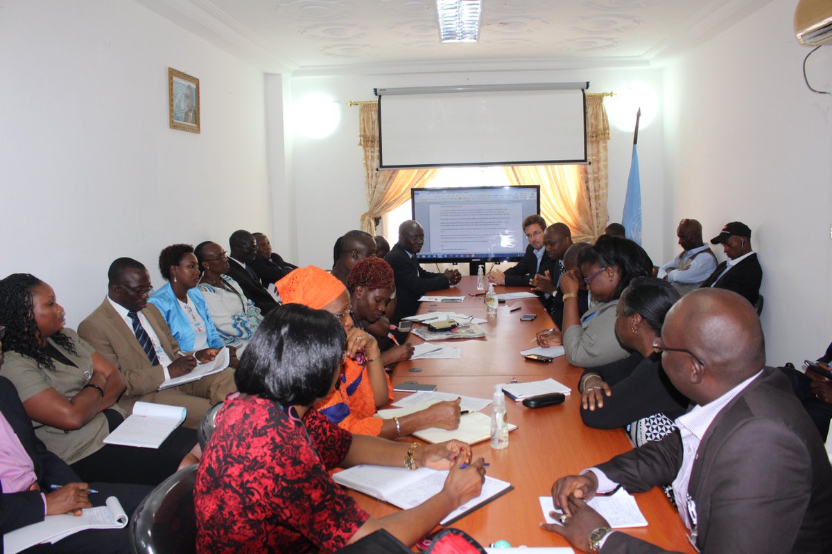 le Directeur Régional Dr Mabingue N'gom  et la délégation ont rencontré le staff UnfpaGuinee