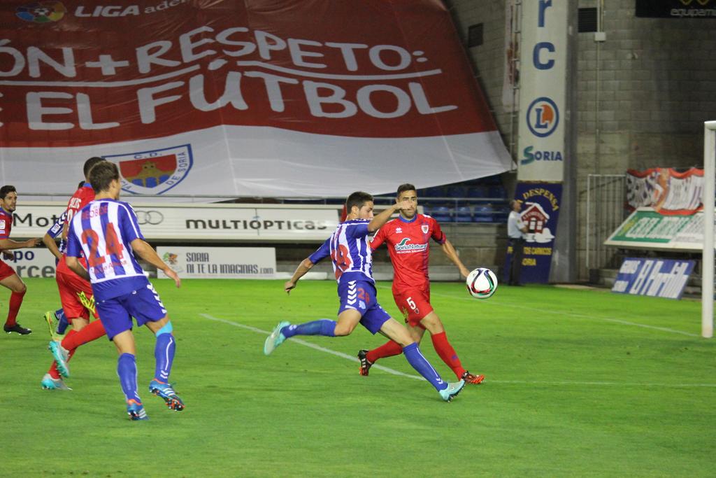 Alaves's tweet photo. El @Alaves consigue el pase a la siguiente ronda en un igualado encuentro frente al Numancia. Goazen Glorioso! http://t.co/97vF2y2dfb