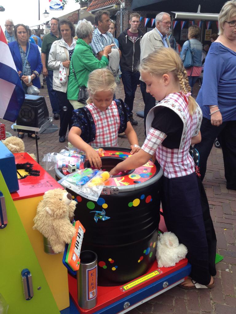 KKlazien's tweet photo. Ik zoek voor de KiKa grabbelton De fb likes van Smiirle te duur Heeft u een kapotte

Gr
K.Korlaar
k.kor@planet.nl http://t.co/JmuEUjwUS5