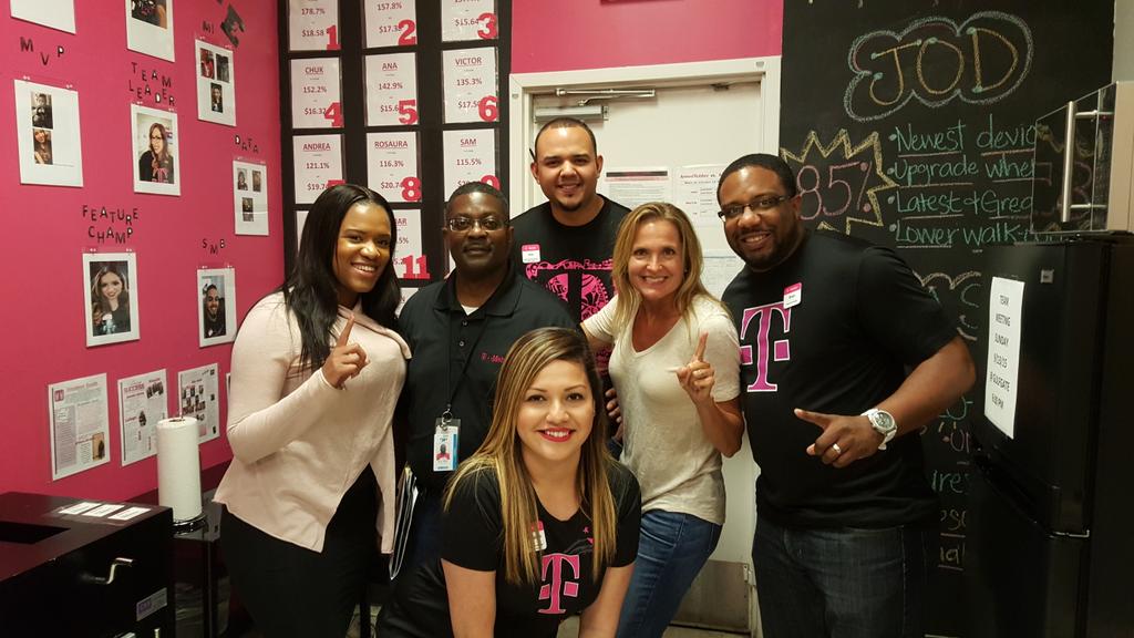 Alisa_Arner's tweet photo. Hanging out with the sales machines at Gulfgate. http://t.co/8ulTmIVTWl
