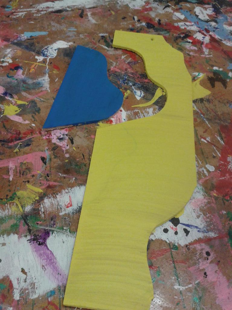 GrangemouthDT's tweet photo. Emma's #DeStijl & #Memphis inspired clock design, almost finished. #PracticalCraft #WiderAchievement http://t.co/3r29DVVTuF