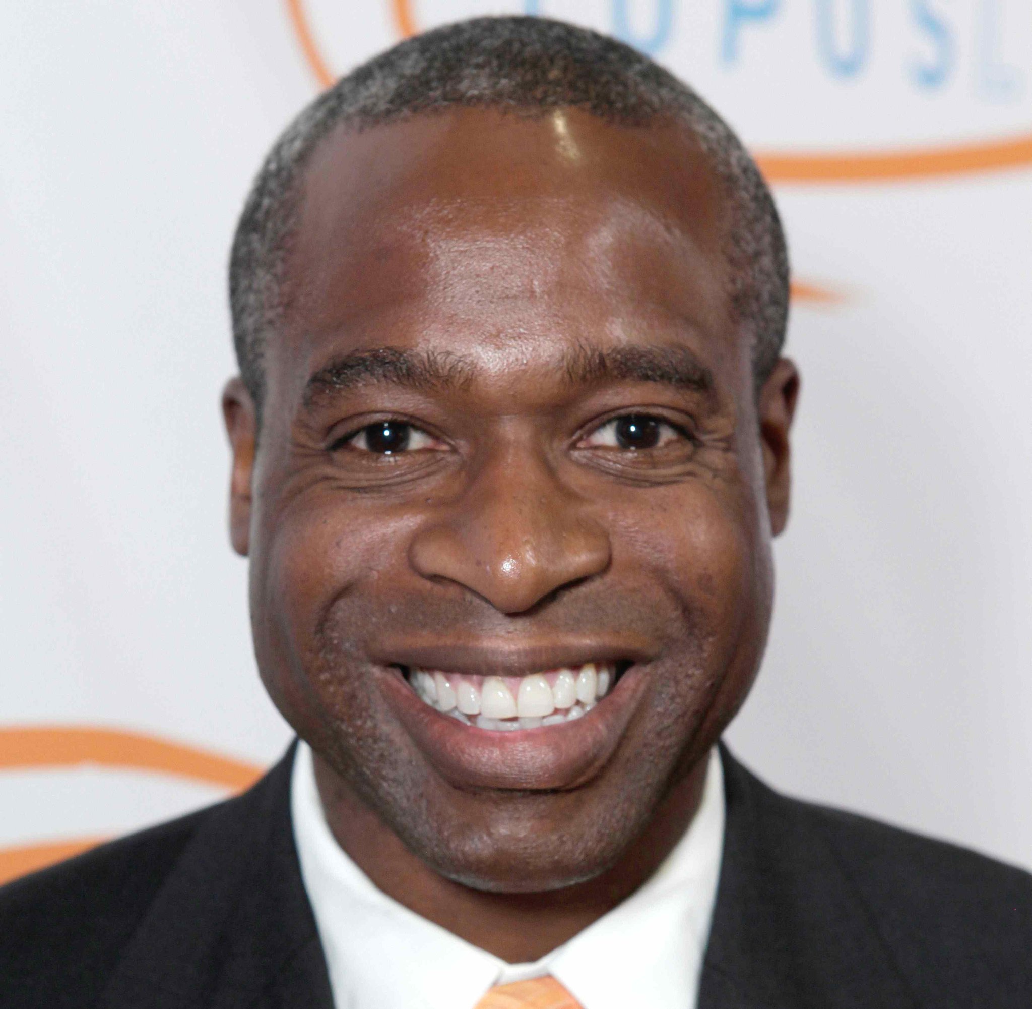 9/4: Happy 47th Birthday 2 actor/dir Phill Lewis! The Suite Life! Movies+ lots of TV!  