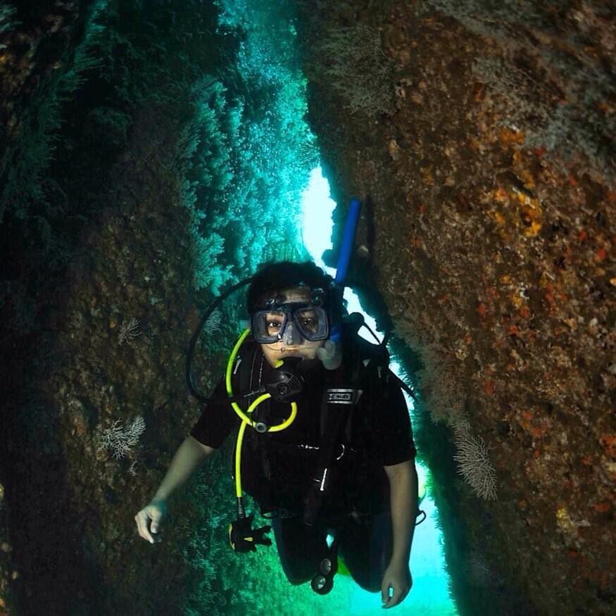 Acapulco's tweet photo. #SabíasQue Acapulco es la cuna del buceo en México y contamos con 32 kilómetros de litoral. http://t.co/Gl0HuFAECe