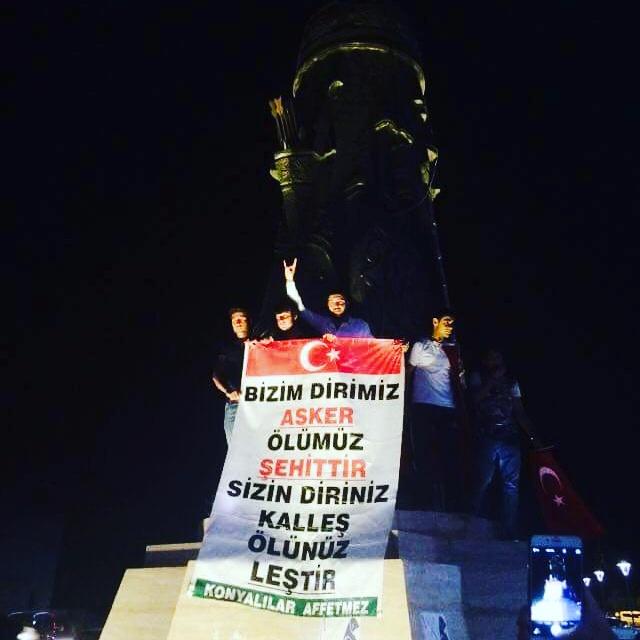 CanDolunaysevda's tweet photo. #Allah1 #Vatan1 #Bayrak1'dir CcC http://t.co/wpc7tNwMnM