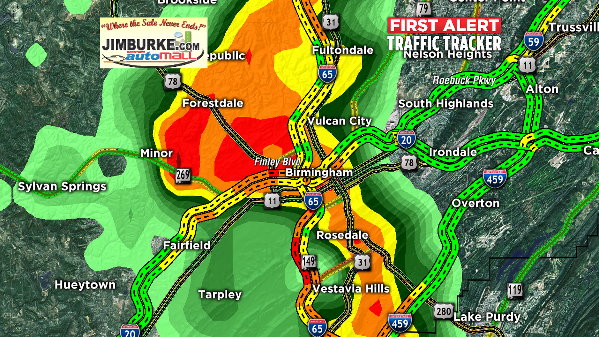 WBRCtraffic's tweet photo. 4:45pm: Heavy rain moving thru downtown Bham. #JustInTimeFor\RushHour http://t.co/E9dLvF8YWE