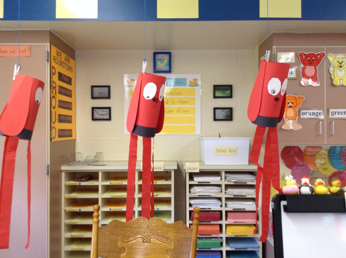 RTDucklings107's tweet photo. We made the character Clifford today to celebrate RED day! @mem76rt #REDdayfun http://t.co/evoUPnWBng