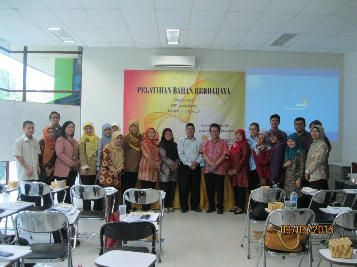 bpom_pbb's tweet image. #PelatihanBahanBerbahaya, kerjasama @BPOM_RI &amp;amp; #FMIPAUI, 9-11Sept15, #WithoutChemistyTheWorldiisNothing @mustofamhi