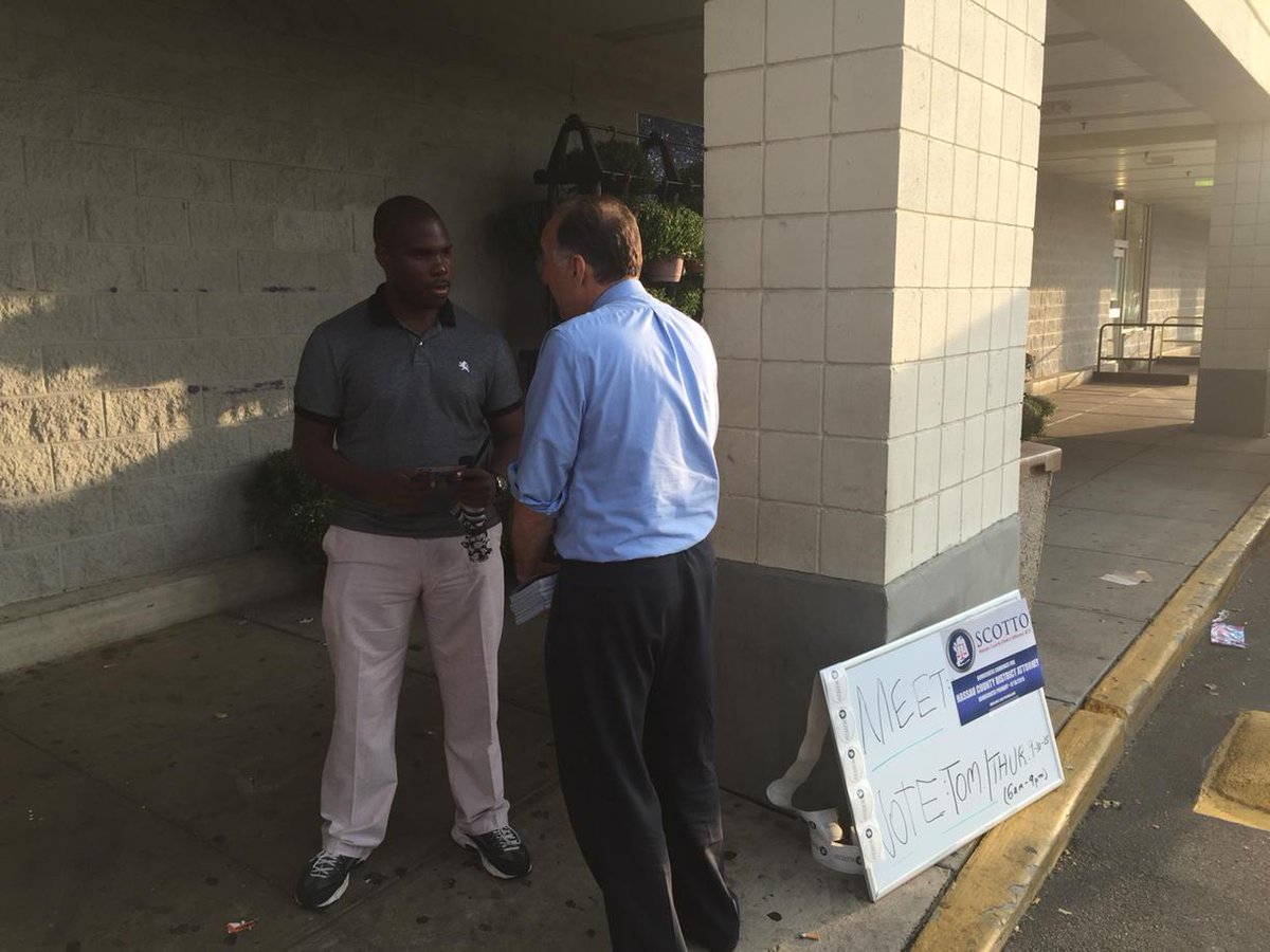 ScottoDA2015's tweet photo. Mike talking to #Voters on eve of #Democratic primary in #Nassau EVERY VOTE COUNTS. #VoteScotto #nassaudeservesbetter http://t.co/a2pWw5FbEX