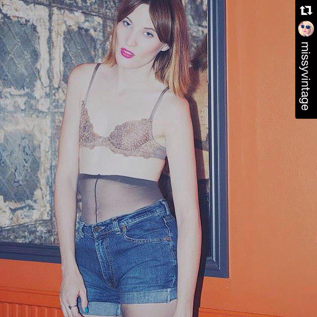 amy_woodman's tweet photo. Can I apply online for #AAOPENCALL ? @americanapparel ๐๐๐ with this @Missy_Vintage ๐๐ thanks @norwichresident ๐๐โ๏ธโ๏ธ๐ฅ http://t.co/3OWalHURRD