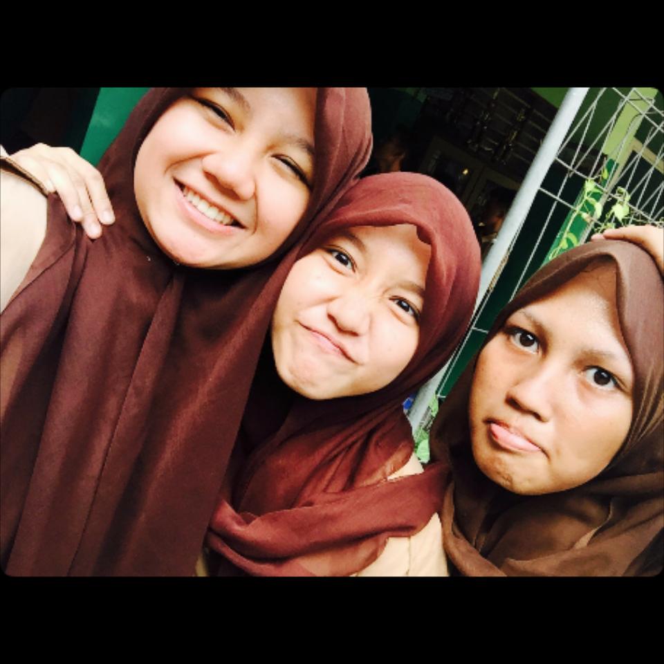 TitaniaFani's tweet photo. Cap 3 jari #2 http://t.co/0cTwEFopjU