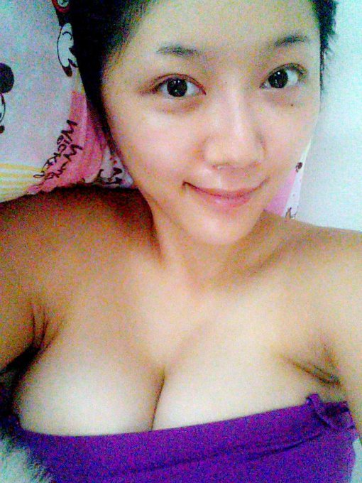 おはよう٩(๑❛.̮❛๑)۶今日も朝から雨だ(&acute;⊙&omega;⊙`)  どんだけ雨降るん: ((одо;))) http://t.co/1Hg9aalGMs