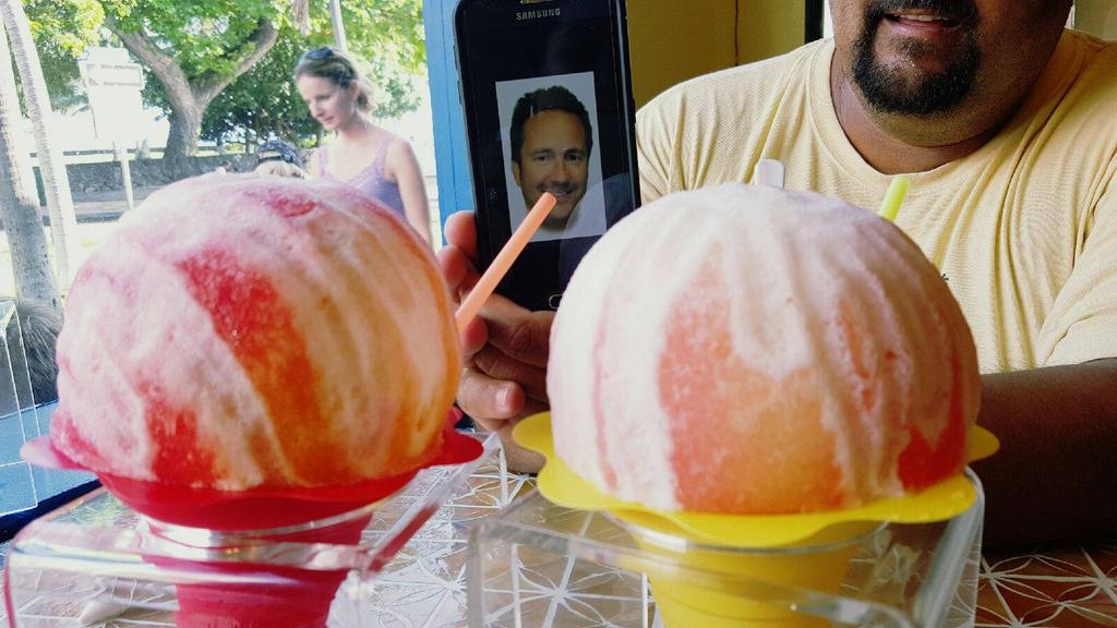 ajcanedo13's tweet photo. @jandtmornings #flatjohn enjoying is shave ice after one long day of snorkeling. http://t.co/Hf7oA0qkaw