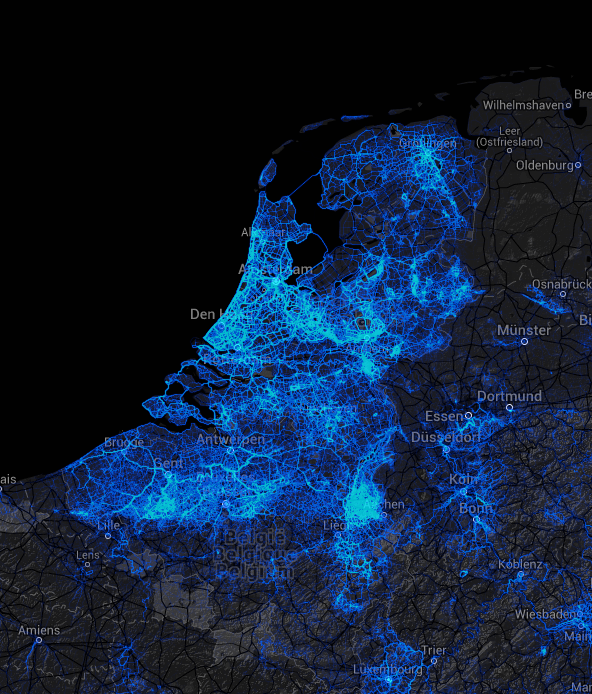 MaanZrmnd's tweet image. Je kunt wel zien dat er in Limburg nooit gefietst wordt met @Strava! ;-) @Fietsmaatjes #GlobalHeatmap