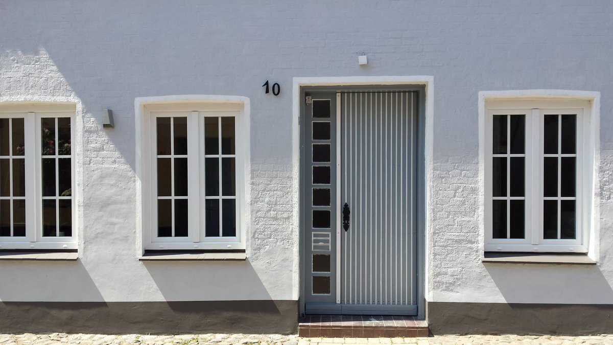 A former #fisherhouse is now a holiday home in #Flensburg, Germany. #gloveler #fischerhuus #abindennorden