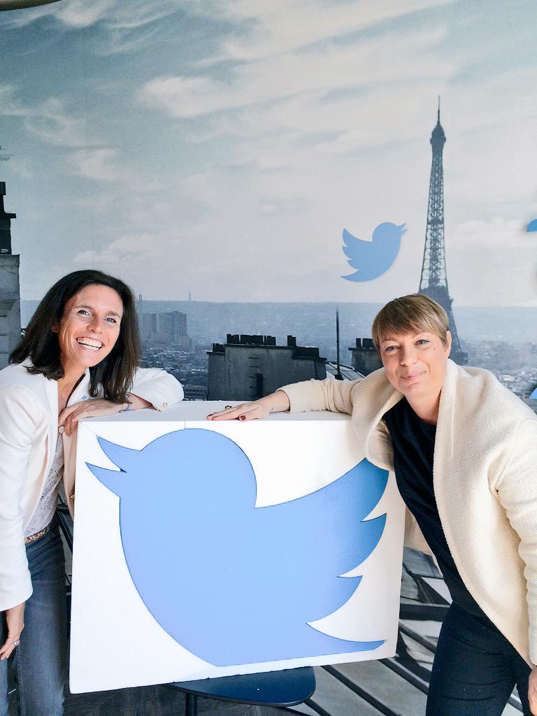 Hello Twitter. Hâte de vous lire et d'échanger. ❤️ team @Amplifi_France <a href="/dentsuaegisFR/">Dentsu_France</a> #QuadraDigitalNative