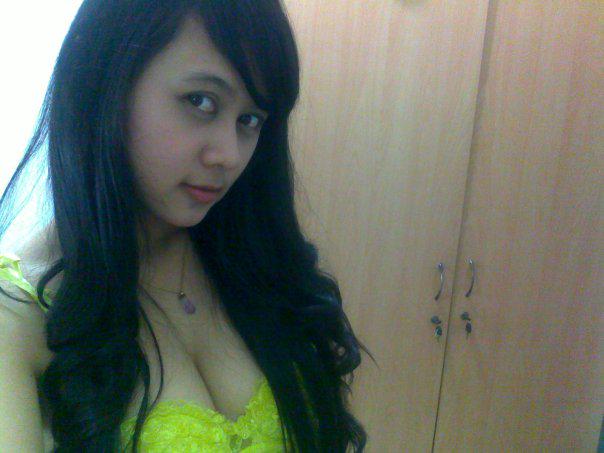 #tante #bispak #bisyar besok temenin aku foto yah say @4Safit <a href="/5Safit/">Erni Safit</a>