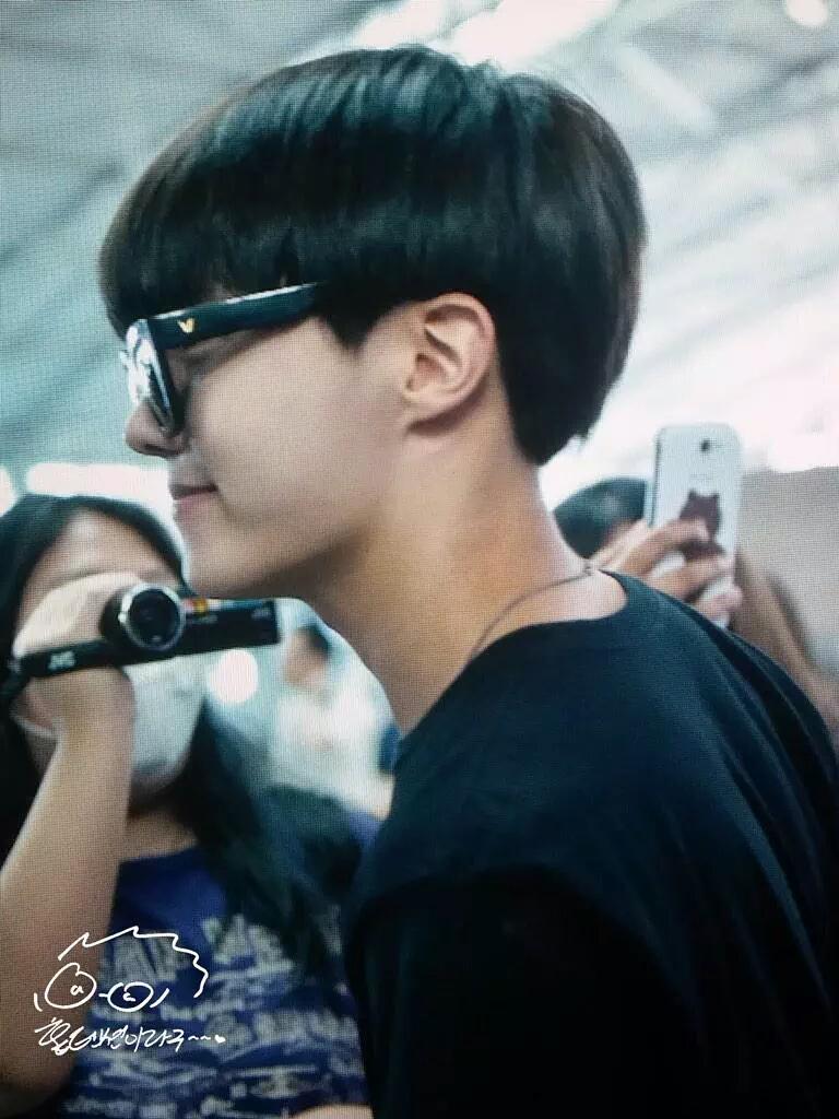 VHOPE_ID's tweet photo. Previews~ 150910 ICN Airport 
#방탄소년단 #BTS #제이홉 #JHOPE

Cr: Hopetension_218 http://t.co/TZeVDzGWsq