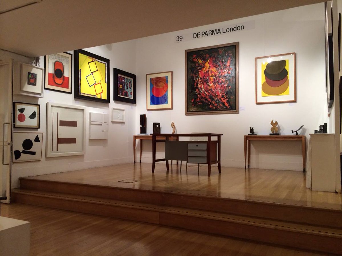ChanticleerUK's tweet photo. Best Dressed Stand Award for @DeParma247 at #BritishArtFair @RCAevents http://t.co/Qbm3j9IeXo