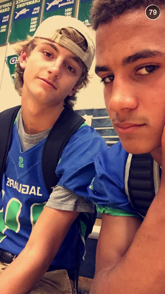 dustinbrewer10's tweet image. Happy birthday to my boy @djfrost_4  loved you since day 1, Won't stop loving you till the end #dunksession❤️