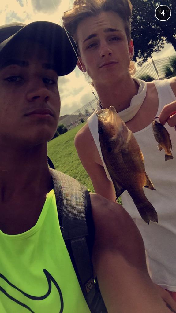 dustinbrewer10's tweet image. Happy birthday to my boy @djfrost_4  loved you since day 1, Won't stop loving you till the end #dunksession❤️