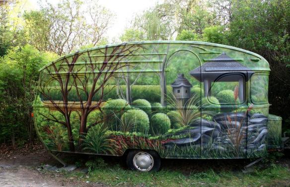 RoamingTimes's tweet photo. Camouflage Caravan is a good way to lose your bed. Disappearing RV: Doin' it Right #camoflage #uniquervs #artrv http://t.co/a2rijy8sju