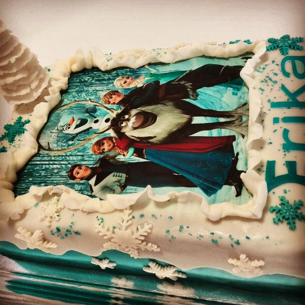 Tarta Frozen
Hazte seguidor entrando en facebook.com/pages/Nata-y-c… o en Nataychocolates.blogspot.com