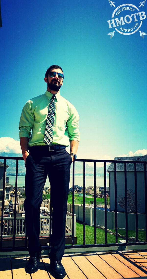 notHMOTB's tweet image. There are about 1 million guys that look like this in NYC at any moment #notunique #nothmotb theberry.com/2015/09/09/tak…
