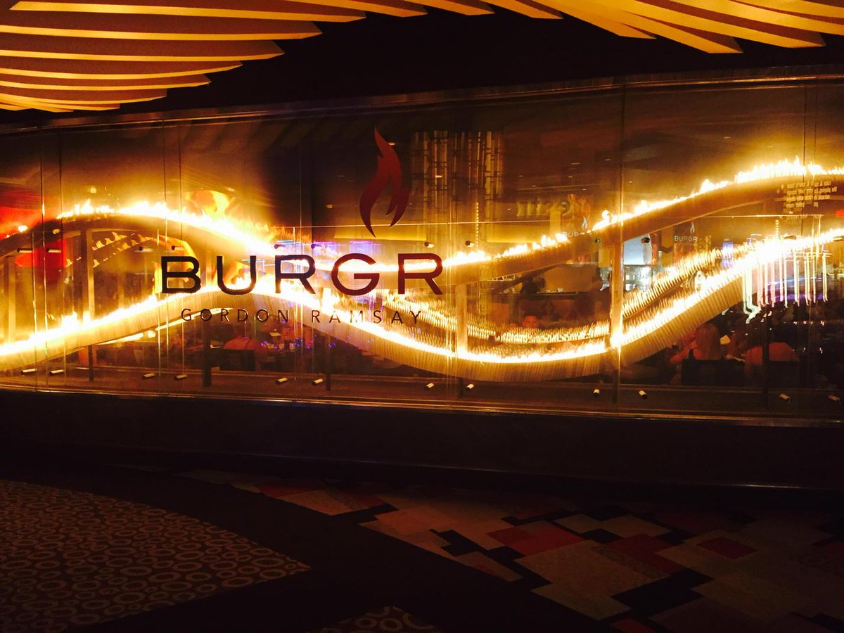 Mercury_212's tweet photo. Ramsey's Burgr in Vegas!  #flameon http://t.co/0EeokylFdQ