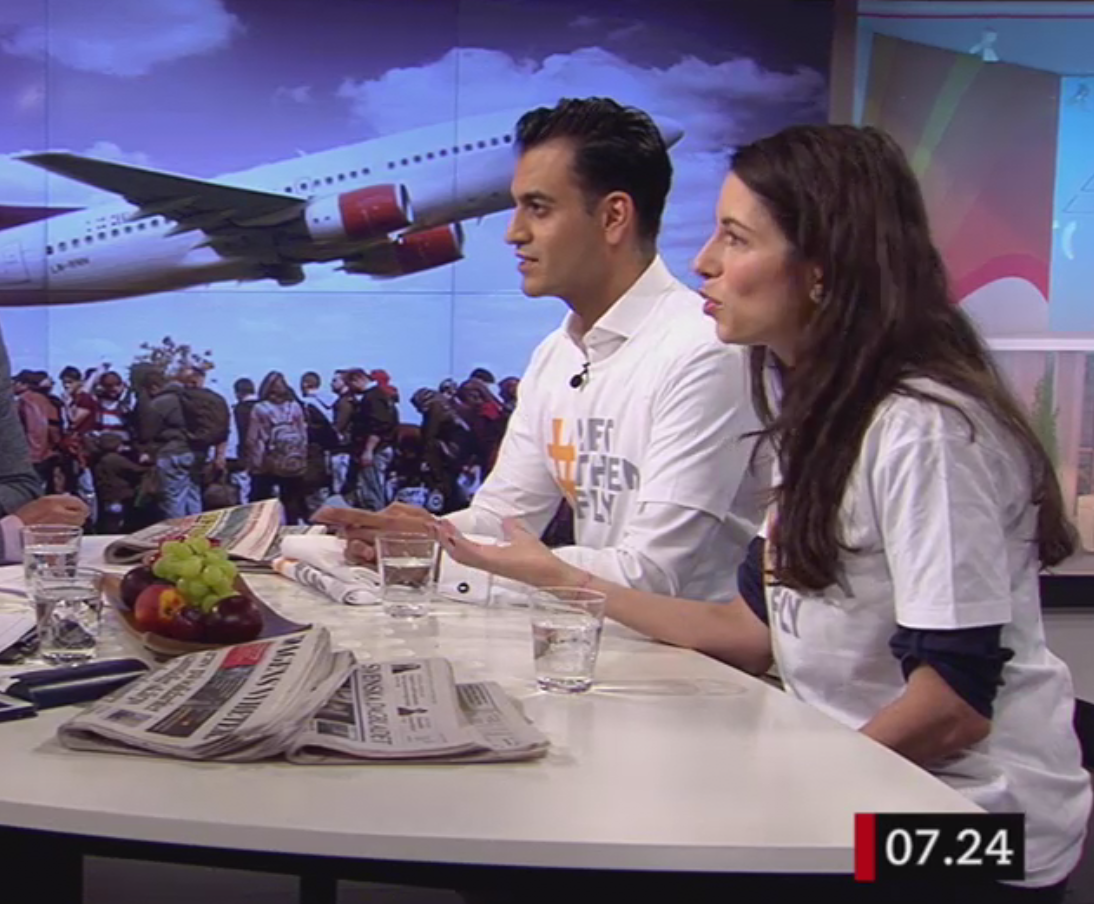 omni_red's tweet photo. Refugee Air ska flyga flyktingar till Sverige – ”Vill utmana politiker och flygbolag” http://t.co/c9vgU5wBTY http://t.co/pKMOSL95gq