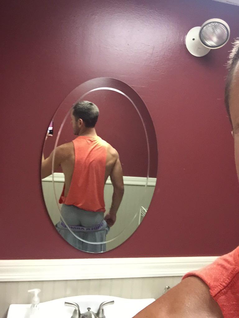 ToddJSaporito's tweet photo. #Twitter2Buffer: (@Brenner_BoltonX #Brenner_BoltonX)
Tight ass!! #bathroomfun #daddy #bigboy #AssWednesday #Gay @An… http://t.co/1FCkkCKpUf