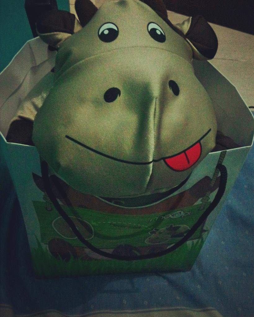 Katanya sih karena jadi pelanggan terbaik. Terimakasih <a href="/KompasGramedia/">KompasGramedia</a> 😘😘😘😘😘