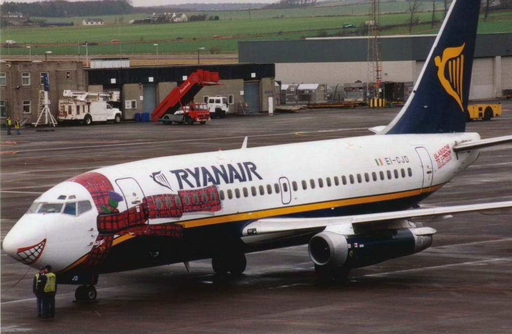 FaxServiceBot's tweet image. Ryanair: A Ryanair Boeing 737 with a Scottish flavour at GLA_Airport back in 1998 #ThrowbackThursday #Ryanair30