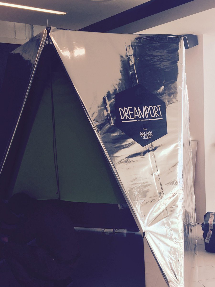 vizeumUK's tweet image. Look out! @DDAANNStudio are at Viz Towers today with DreamPort... Stay tuned to find out what lies within