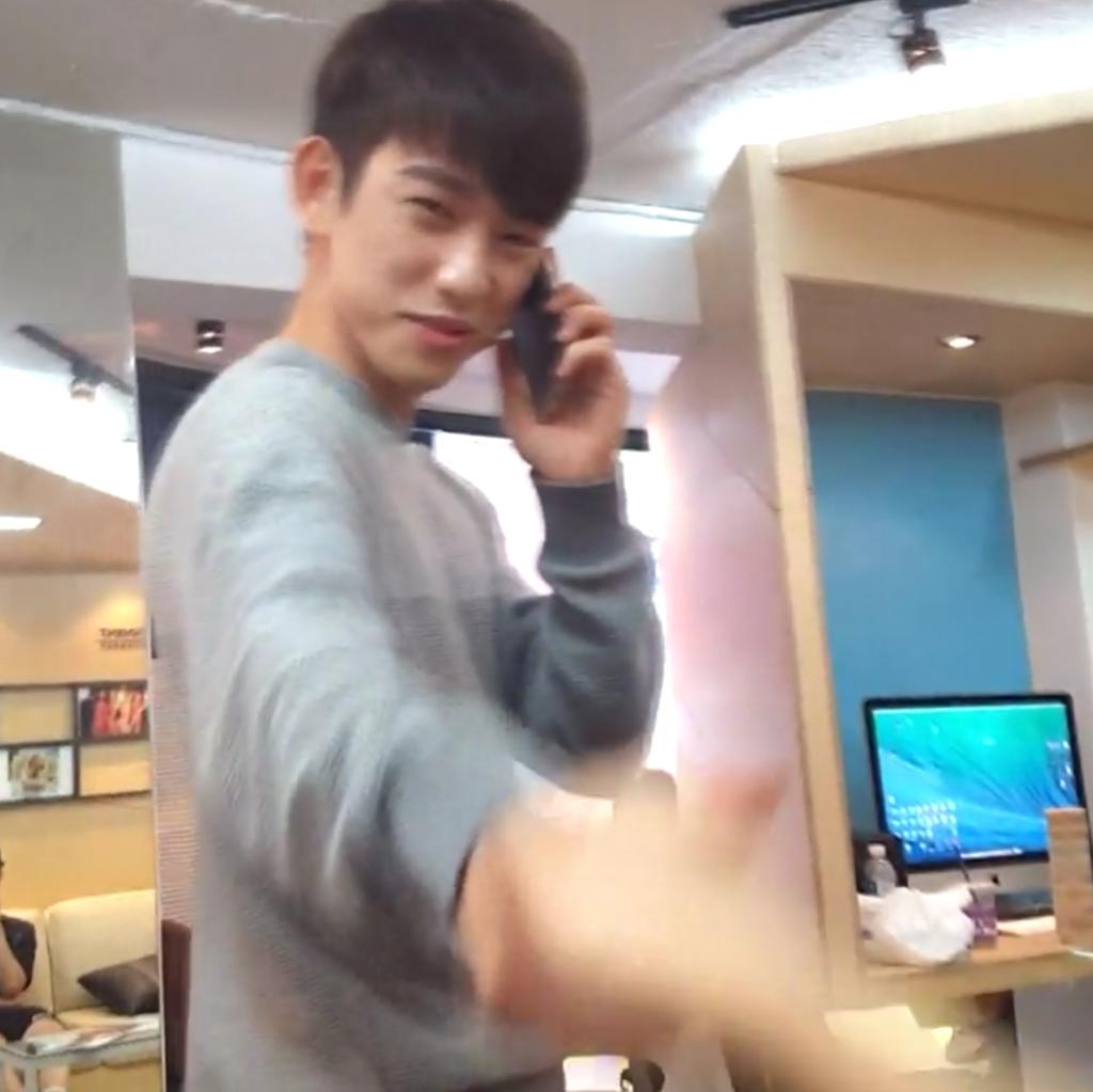 140116_S2's tweet photo. @jrjyp 남..친..짤..?😍😍😍 http://t.co/yr40L7sfCH