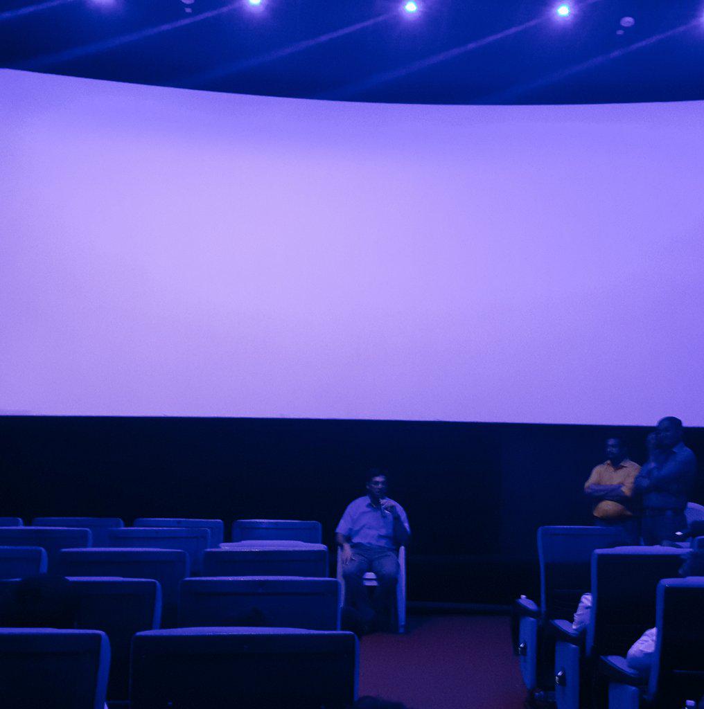 reachvsara's tweet image. Interval of de movie #pawnsacrifice and @vishy64theking speaking briefly abt #fischer and #spassky @PicturesPVR