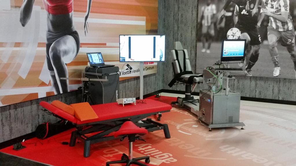BurghoutJan's tweet photo. Opening Sina voetbal lab een groot succes! #davidhealth #isokinetic #cortex #zebris #tmg #smartspeed http://t.co/DreiRJWQde
