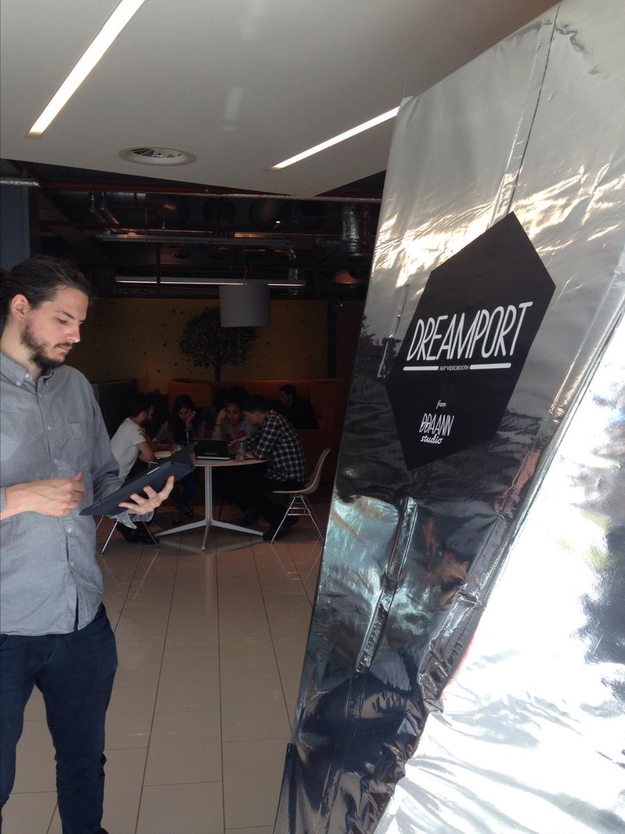 DDAANNStudio's tweet image. Shooting at @vizeumUK #dreamport #london