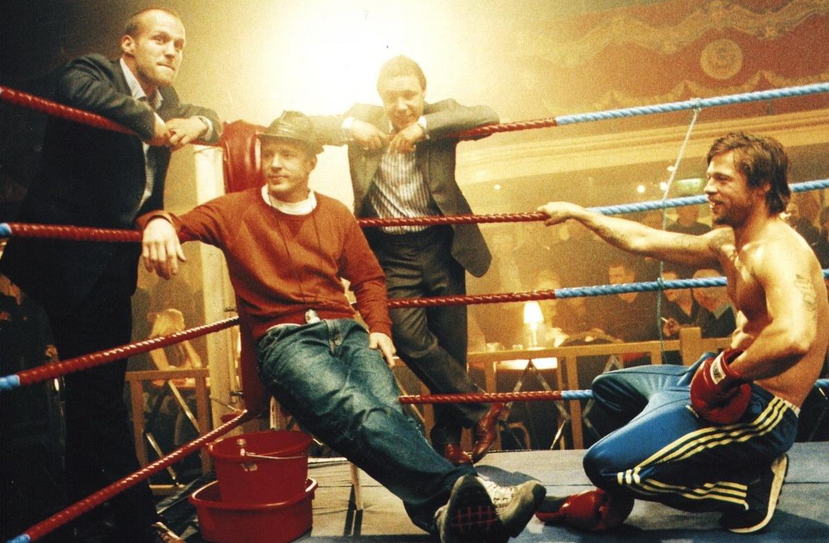 Happy birthday Guy Ritchie, he\s 47 today. Here he is directing Brad Pitt and Jason Statham in \Snatch\ (2000). 